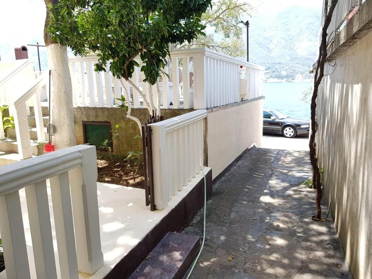 Montenegro Apartments - Private Beach Kotor Extérieur photo