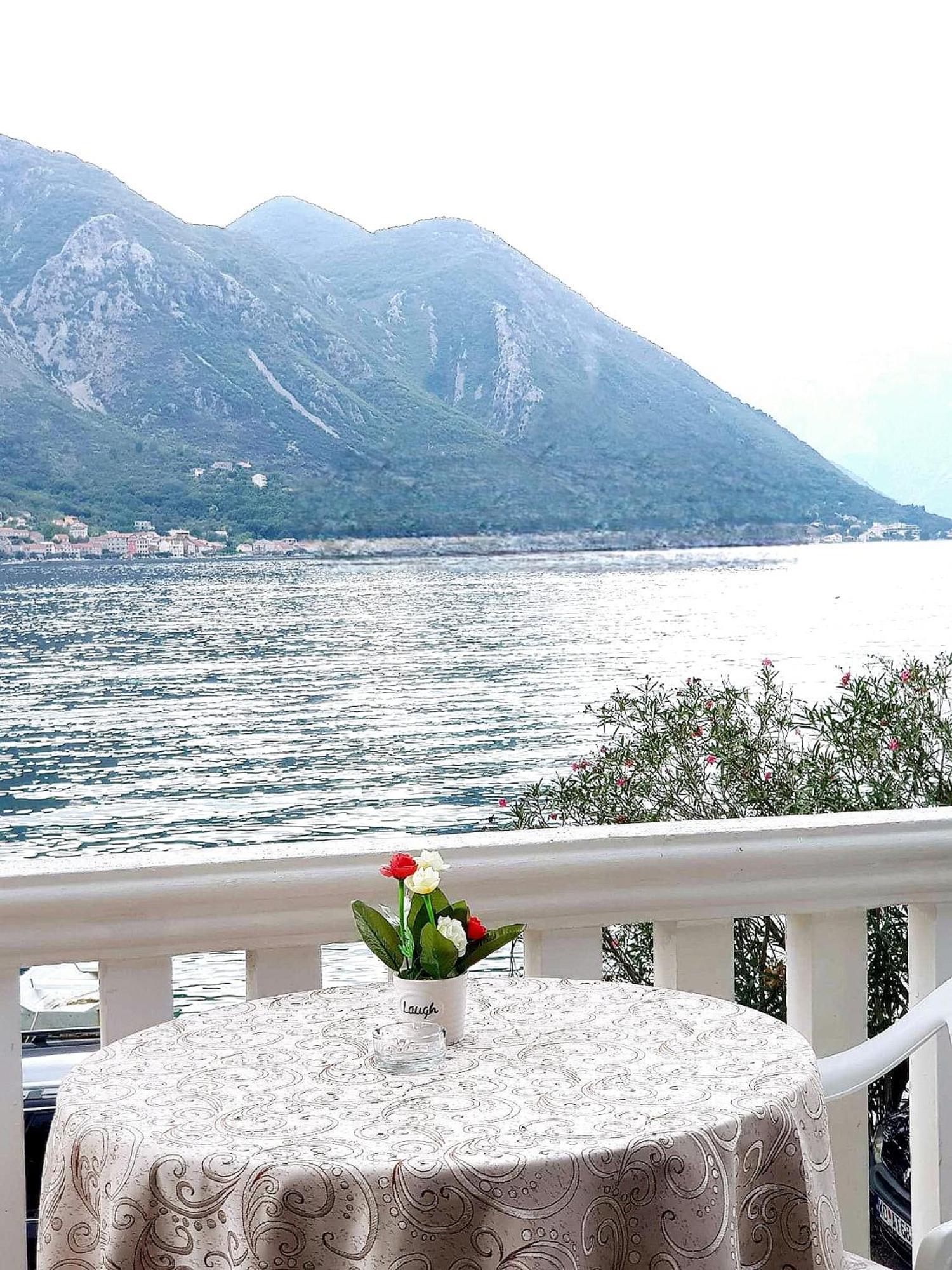 Montenegro Apartments - Private Beach Kotor Extérieur photo